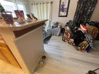 Photo #5: 2363085 Listing