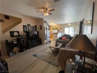 Photo #6: 2363085 Listing