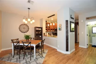 Photo #3: 2363117 Listing