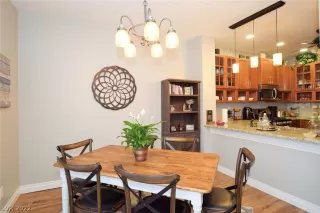 Photo #5: 2363117 Listing