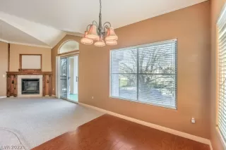 Photo #5: 2363142 Listing