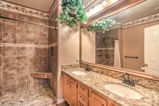 Photo #6: 2363142 Listing