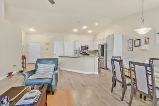 Photo #5: 2363150 Listing 