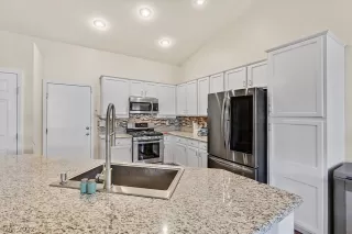 Photo #6: 2363150 Listing 