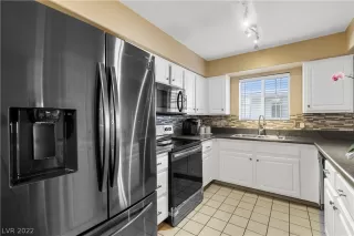 Photo #6: 2364171 Listing