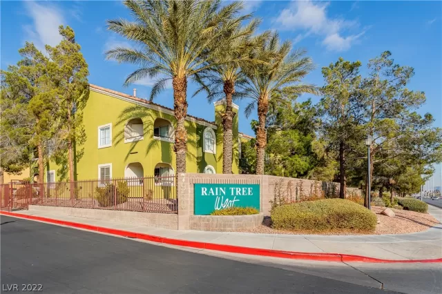 MLS: 2364208 Condo For Sale