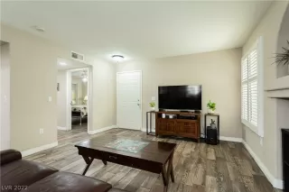 Photo #5: 2364208 Listing 