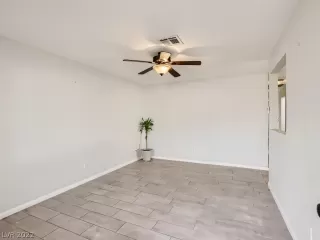 Photo #3: 2364242 Listing 