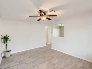 Photo #4: 2364242 Listing 