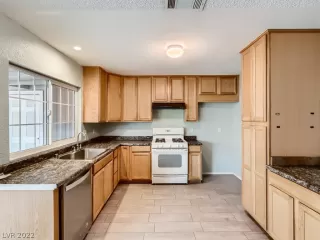 Photo #6: 2364242 Listing 