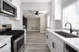 Photo #6: 2364283 Listing 