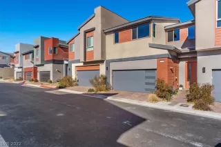 Photo #1: 2364286 Listing