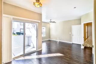 Photo #6: 2364299 Listing