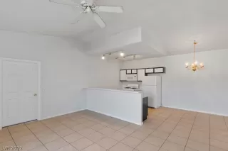 Photo #4: 2364300 Listing