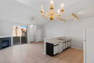 Photo #6: 2364300 Listing