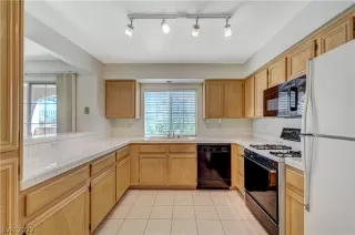 Photo #4: 2364303 Listing 