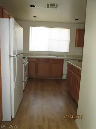 Photo #5: 2364325 Listing 