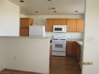 Photo #6: 2364325 Listing 