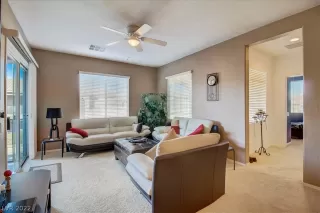 Photo #5: 2364340 Listing