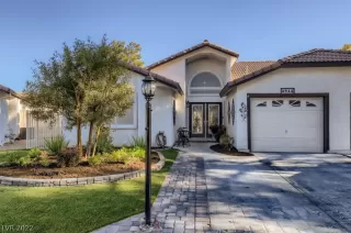 Photo #2: 2364358 Listing 