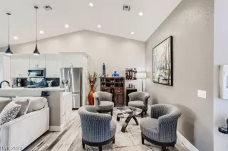 Photo #4: 2364358 Listing 