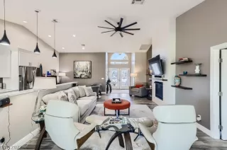 Photo #5: 2364358 Listing 