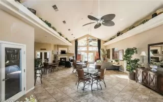 Photo #2: 2364366 Listing