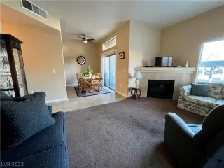 Photo #6: 2364366 Listing