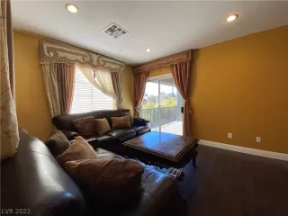 Photo #4: 2364375 Listing 