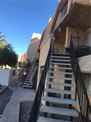 Photo #1: 2364379 Listing