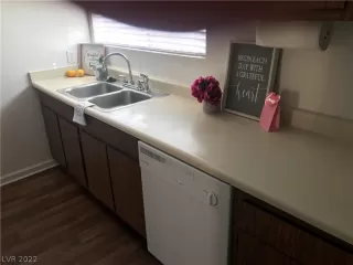 Photo #3: 2364379 Listing