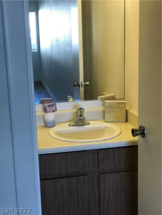 Photo #6: 2364379 Listing