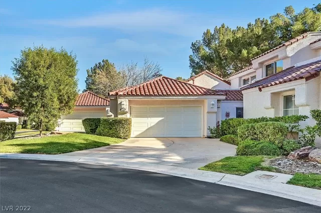 MLS: 2364394 Condo For Sale