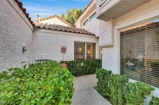 Photo #1: 2364394 Listing