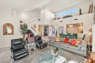 Photo #6: 2364394 Listing