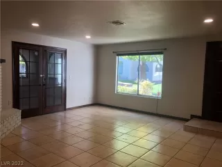 Photo #4: 2364412 Listing 