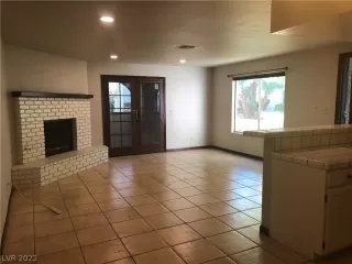 Photo #5: 2364412 Listing 