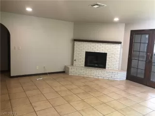 Photo #6: 2364412 Listing 