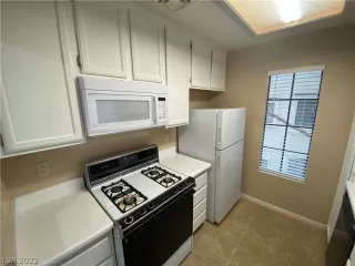 Photo #6: 2364441 Listing