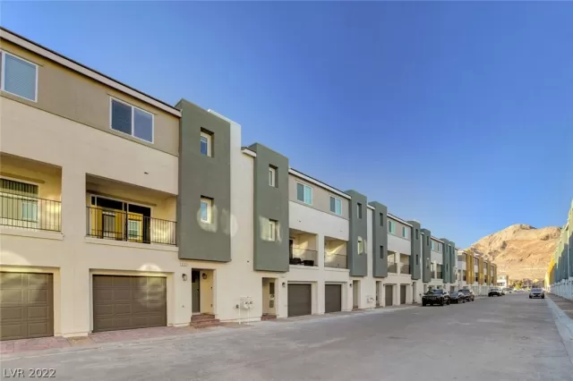 MLS: 2364442 Condo For Sale