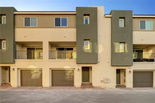 Photo #2: 2364442 Listing