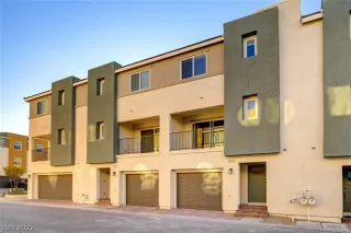 Photo #3: 2364442 Listing