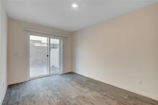 Photo #5: 2364442 Listing