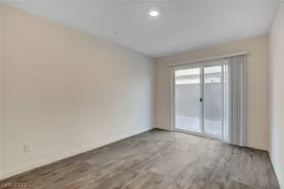 Photo #6: 2364442 Listing