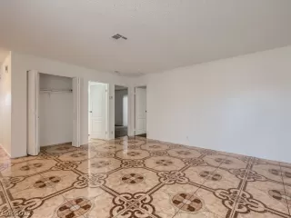 Photo #4: 2364450 Listing 