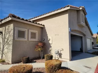 Photo #1: 2364469 Listing 