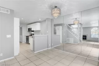 Photo #5: 2364470 Listing 