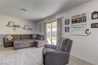 Photo #6: 2364489 Listing 