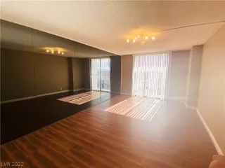 Photo #4: 2364552 Listing 