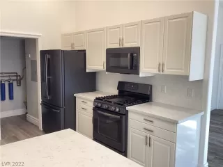 Photo #4: 2364595 Listing 